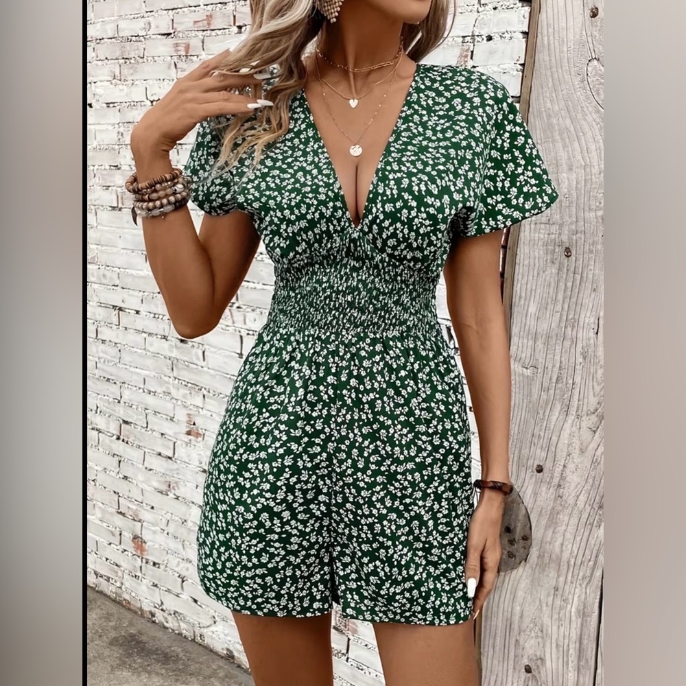 Women’s Floral Romper Deep V-Neck Mid-Waist Flared Green Floral Lightweight - Picture 3 of 6